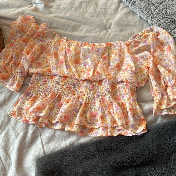 Small Cropped Floral Off the Shoulder Flowy Top NWOT - Picture 6 of 8